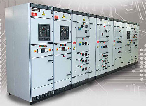 Medium voltage drives and synchronous transfer control 