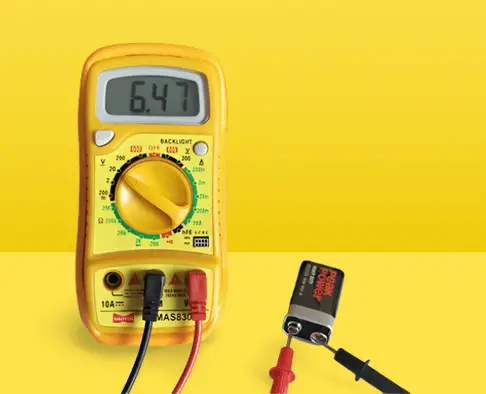 measure-voltage-using-multimeter