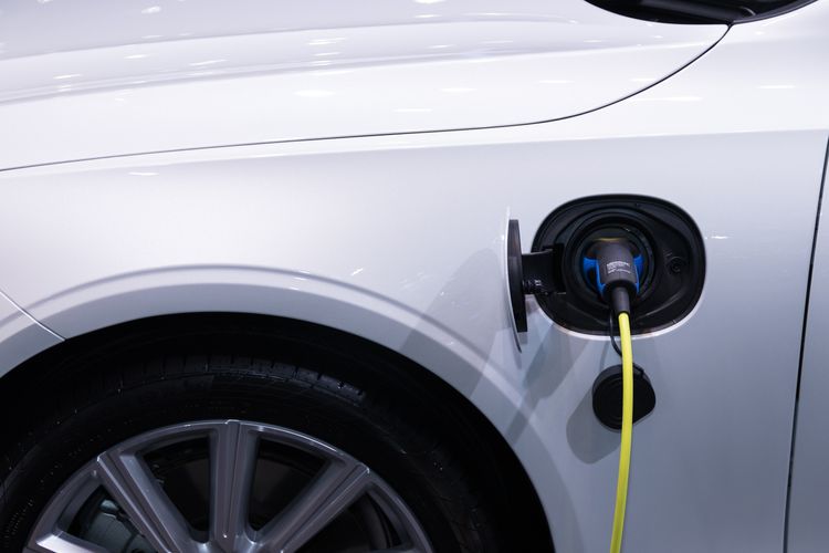 charging electric car