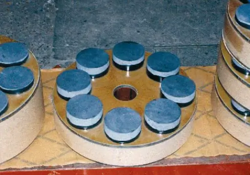 A Magnetic Disc with Gap Supporting Discs